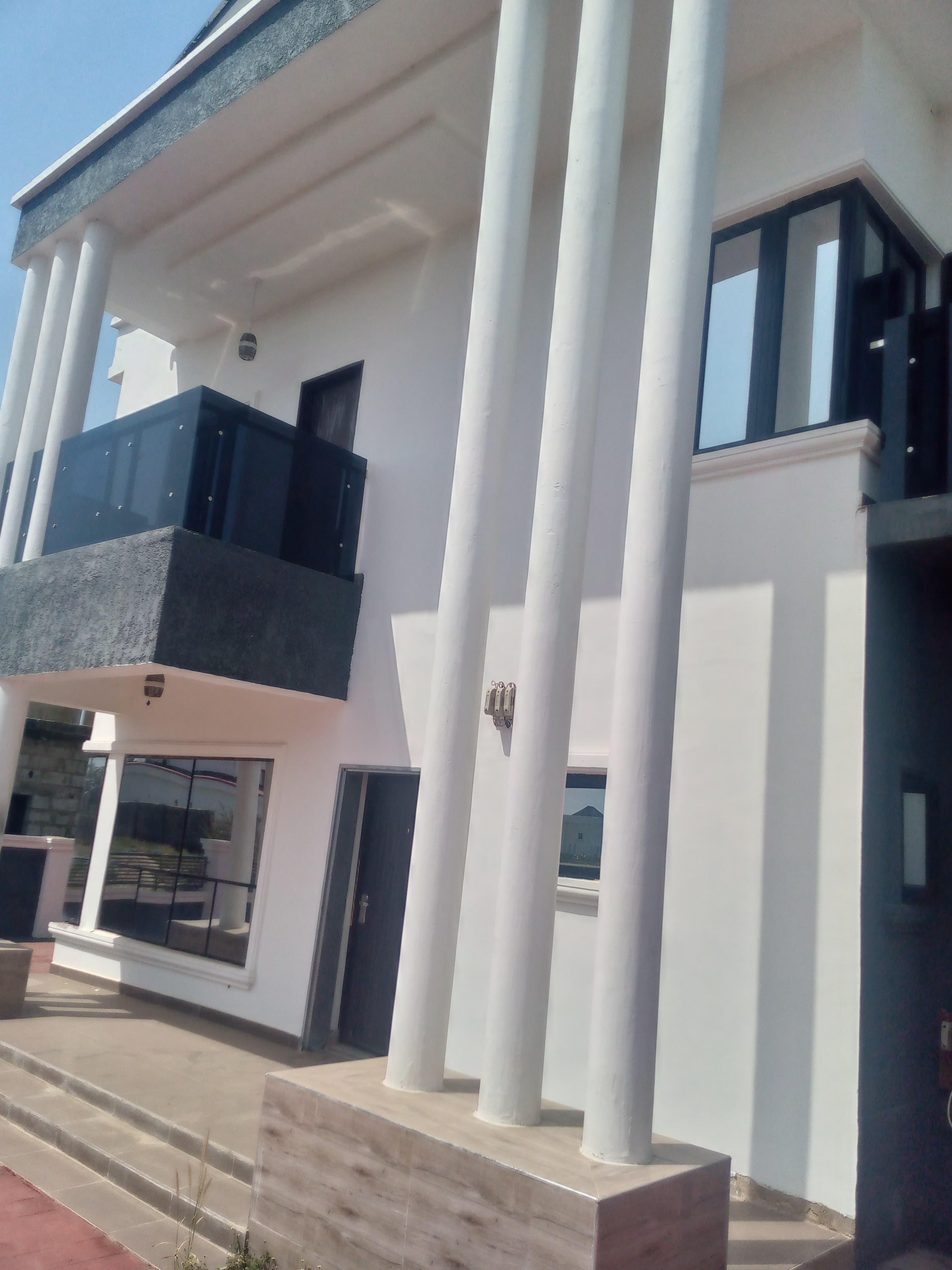 Main property image