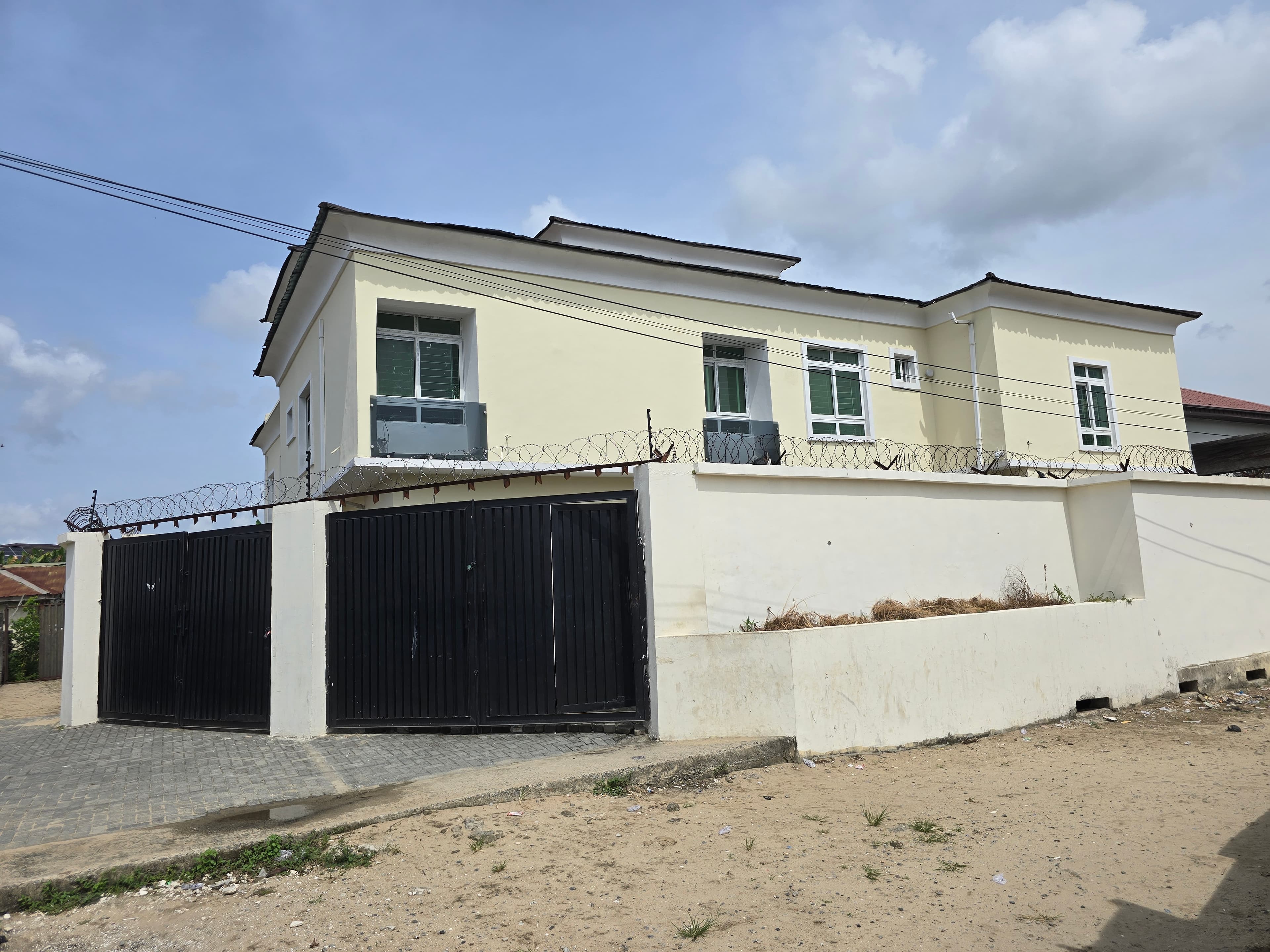 Main property image